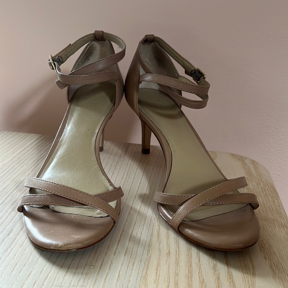 ANN TAYLOR Leather Sandals Tan/Beige Size 7
